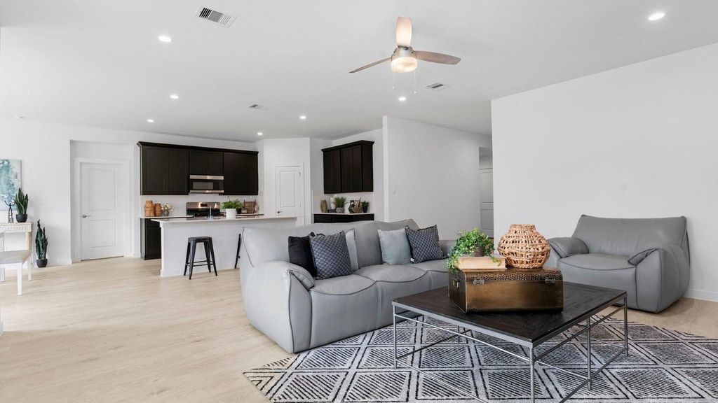 Image 17 of property listing at 31323 Joshua Knoll Lane, Fulshear, TX 77441