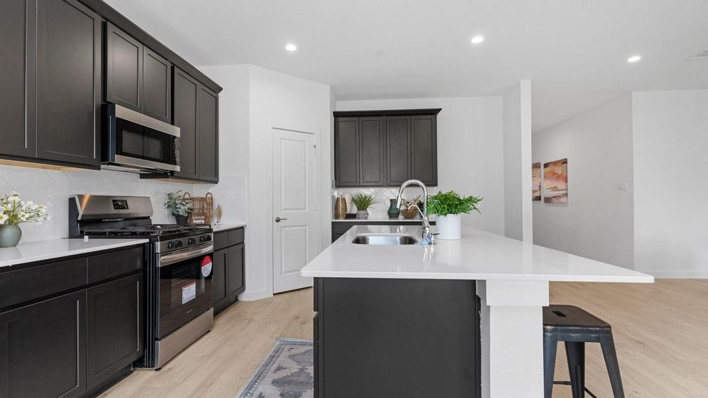 Image 20 of property listing at 31323 Joshua Knoll Lane, Fulshear, TX 77441