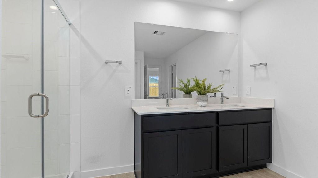 Image 27 of property listing at 31323 Joshua Knoll Lane, Fulshear, TX 77441