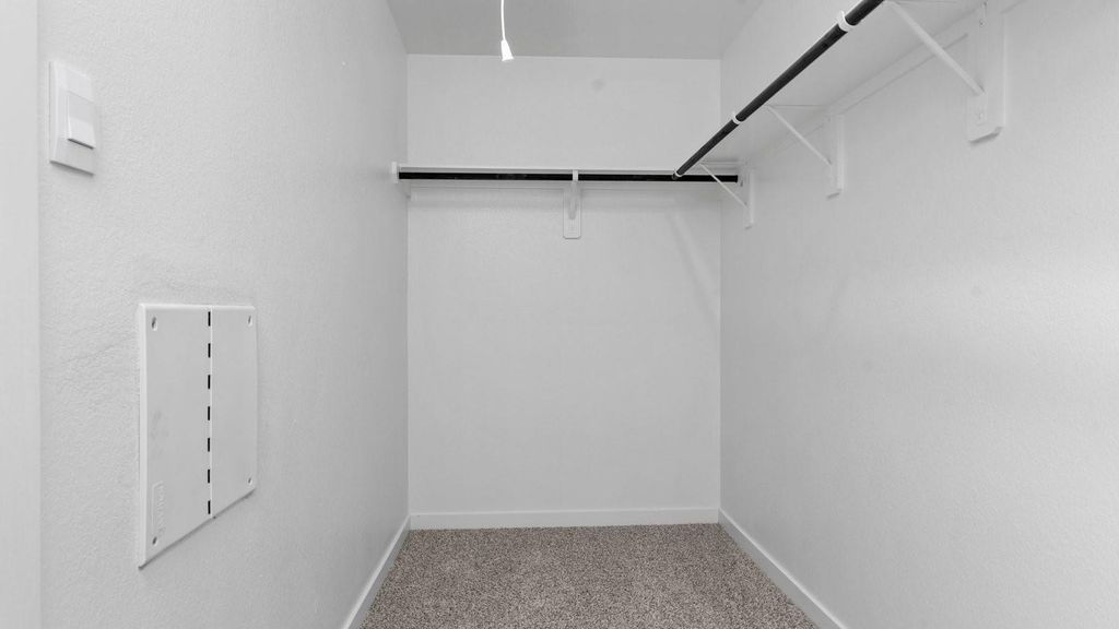 Image 28 of property listing at 31323 Joshua Knoll Lane, Fulshear, TX 77441