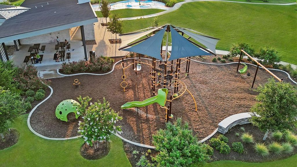 Image 33 of property listing at 31323 Joshua Knoll Lane, Fulshear, TX 77441