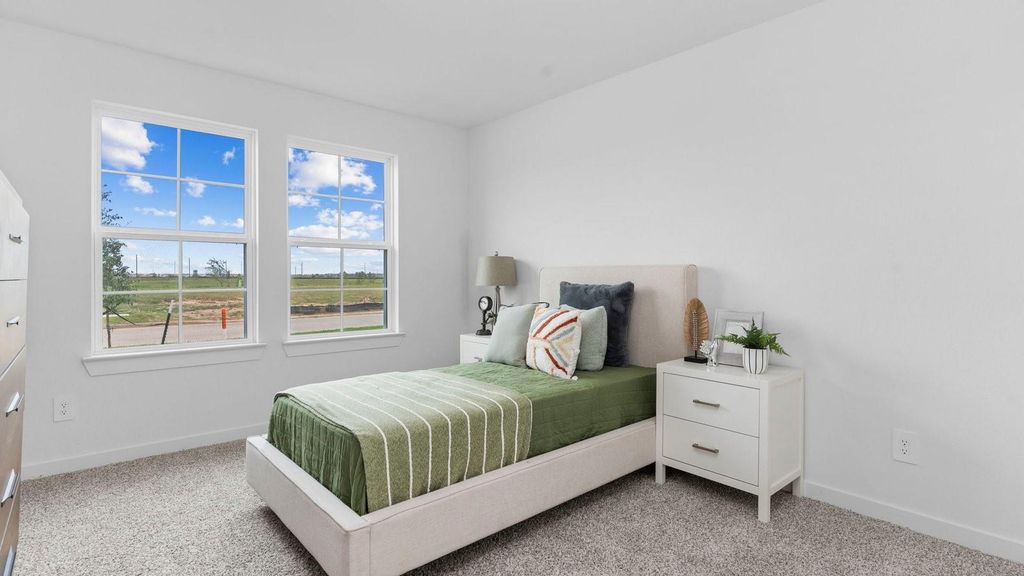 Image 5 of property listing at 31323 Joshua Knoll Lane, Fulshear, TX 77441