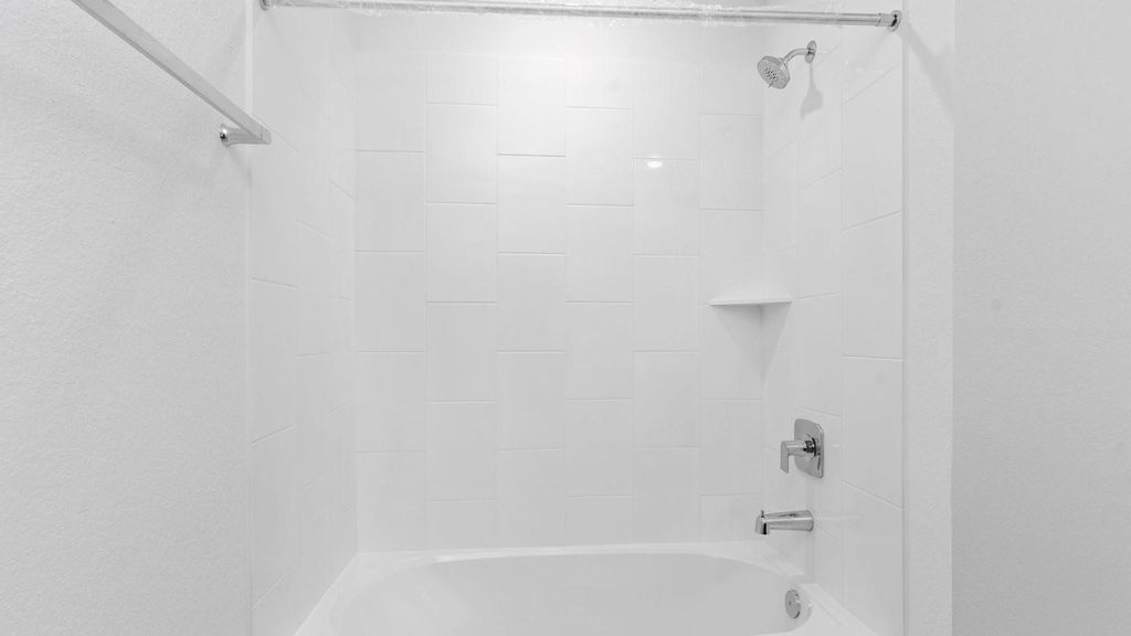 Image 7 of property listing at 31323 Joshua Knoll Lane, Fulshear, TX 77441