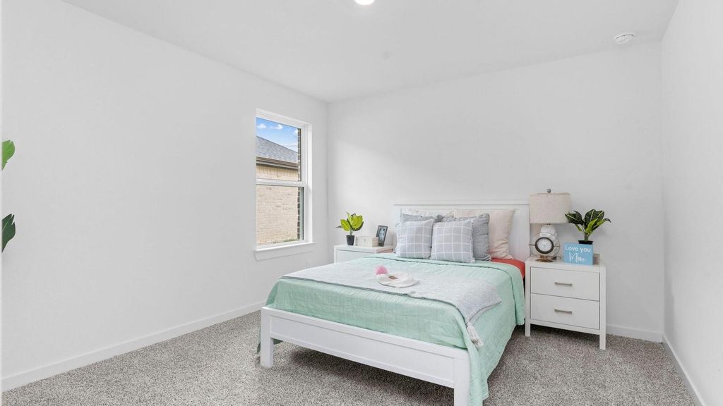 Image 8 of property listing at 31323 Joshua Knoll Lane, Fulshear, TX 77441