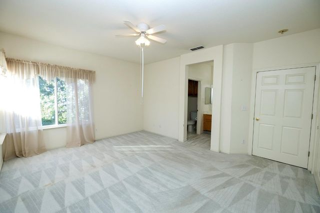 2123 Spring Blossom Ln, Turlock, CA 95382