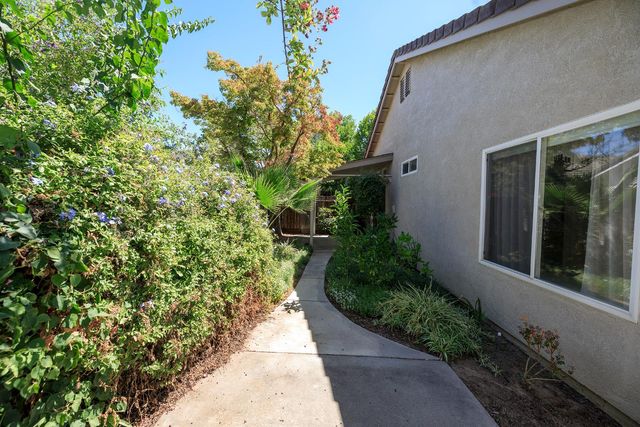 2123 Spring Blossom Ln, Turlock, CA 95382