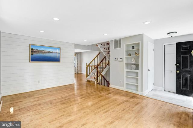 245 GUNDRY DR, Falls Church, VA 22046