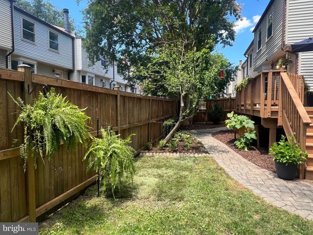 245 GUNDRY DR, Falls Church, VA 22046