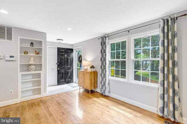 245 GUNDRY DR, Falls Church, VA 22046