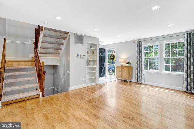 245 GUNDRY DR, Falls Church, VA 22046