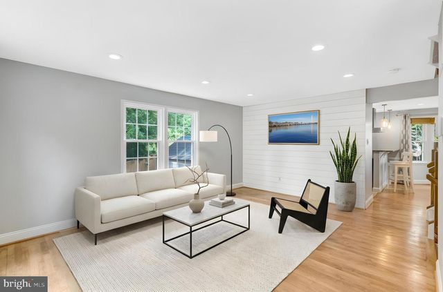 245 GUNDRY DR, Falls Church, VA 22046