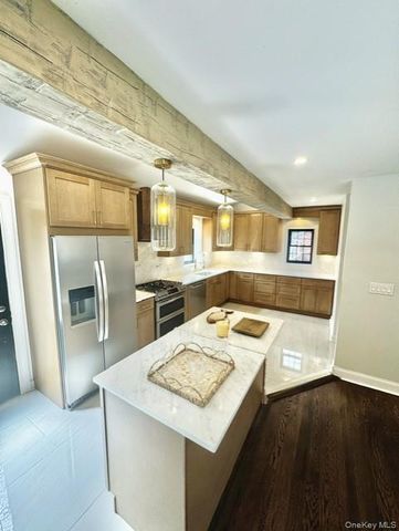 191 Brixton Road S, Garden City, NY 11530