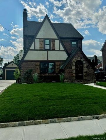 191 Brixton Road S, Garden City, NY 11530