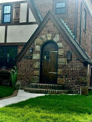 191 Brixton Road S, Garden City, NY 11530