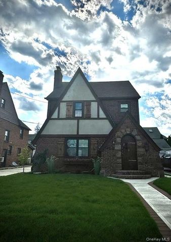 191 Brixton Road S, Garden City, NY 11530