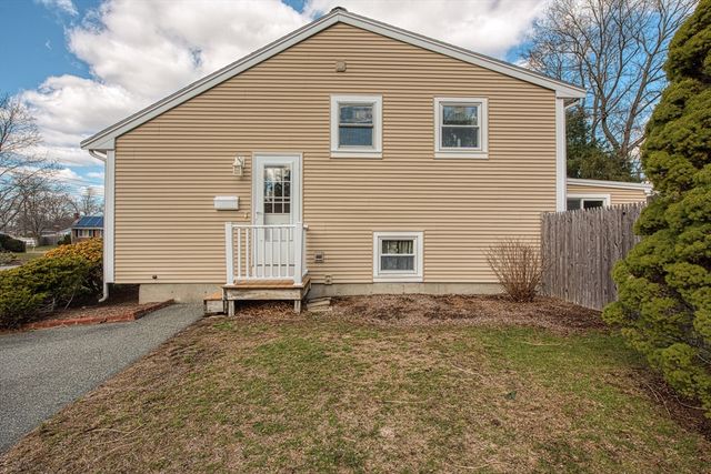 16 Sudbury St, Brockton, MA 02301