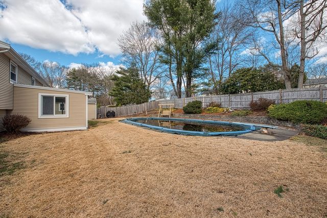 16 Sudbury St, Brockton, MA 02301