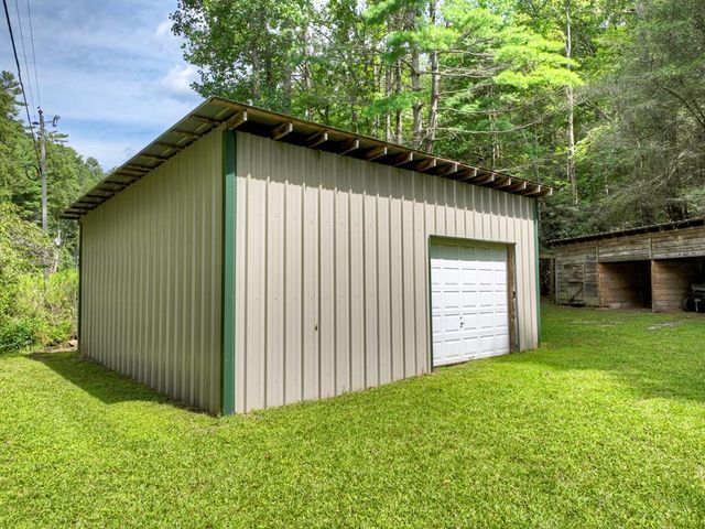 656 Newberry Drive, Ellijay, GA 30536