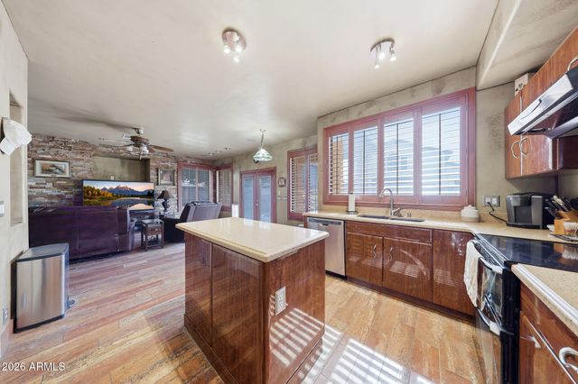 3713 E ISABELLA Avenue, Mesa, AZ 85206