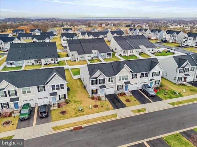 38 BIBURY ST, Martinsburg, WV 25405