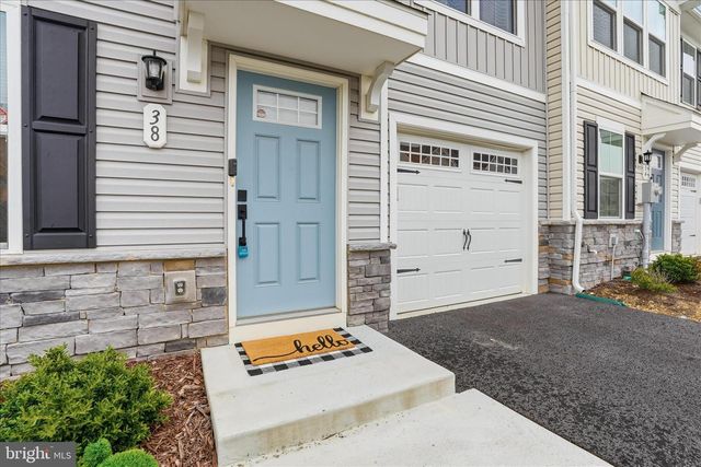 38 BIBURY ST, Martinsburg, WV 25405