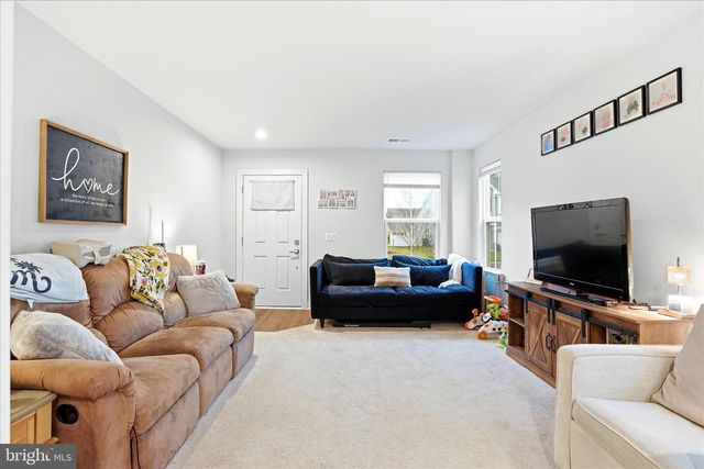 38 BIBURY ST, Martinsburg, WV 25405