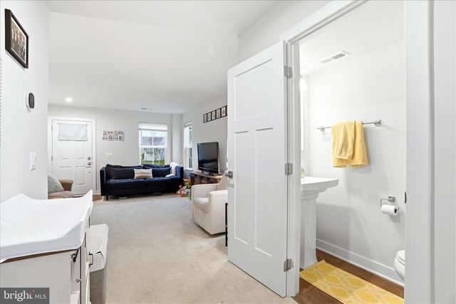 38 BIBURY ST, Martinsburg, WV 25405
