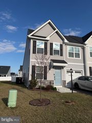 38 BIBURY ST, Martinsburg, WV 25405