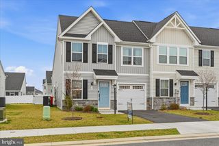 38 BIBURY ST, Martinsburg, WV 25405