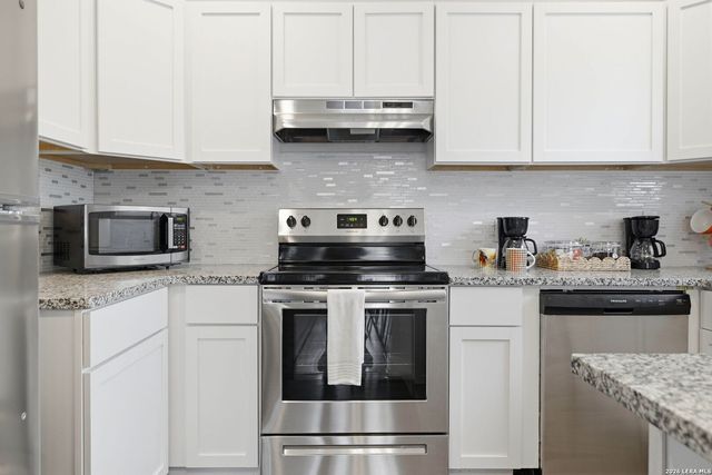 230 Thompson, San Antonio, TX 78225