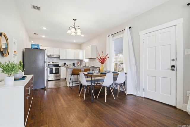 230 Thompson, San Antonio, TX 78225