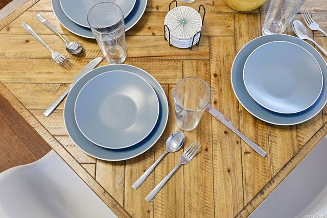 230 Thompson, San Antonio, TX 78225