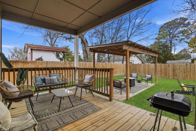 230 Thompson, San Antonio, TX 78225