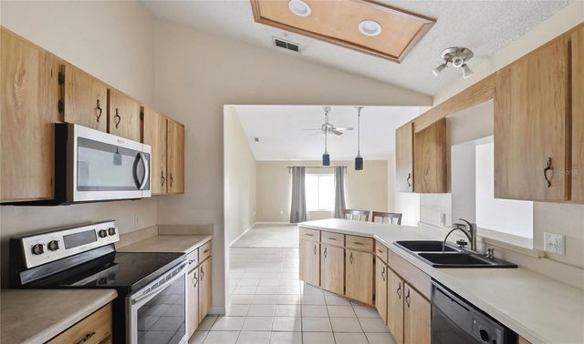 1731 HAZELTON AVENUE, Deltona, FL 32738