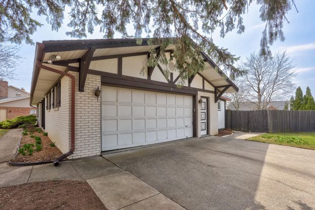 1 Harlan Court, Frankenmuth, MI 48734