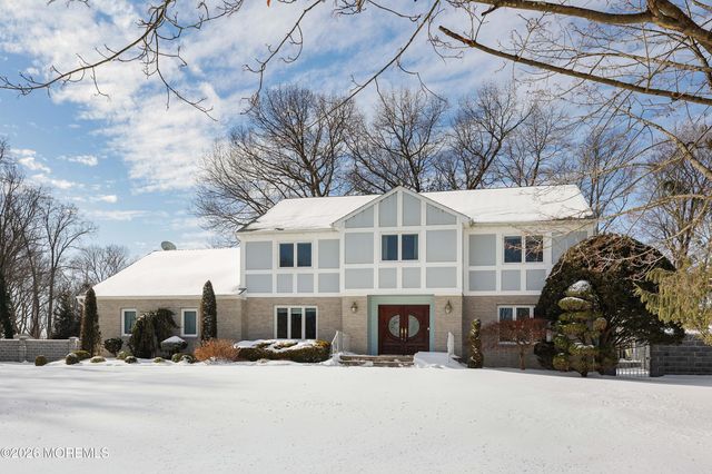 31 Verrazano Drive, Middletown, NJ 07748