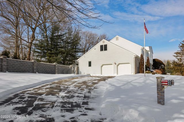 31 Verrazano Drive, Middletown, NJ 07748