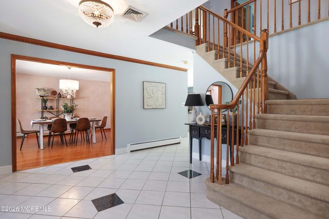 31 Verrazano Drive, Middletown, NJ 07748