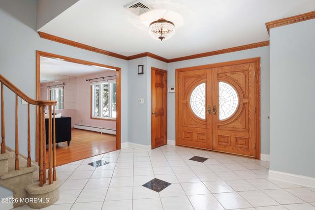 31 Verrazano Drive, Middletown, NJ 07748