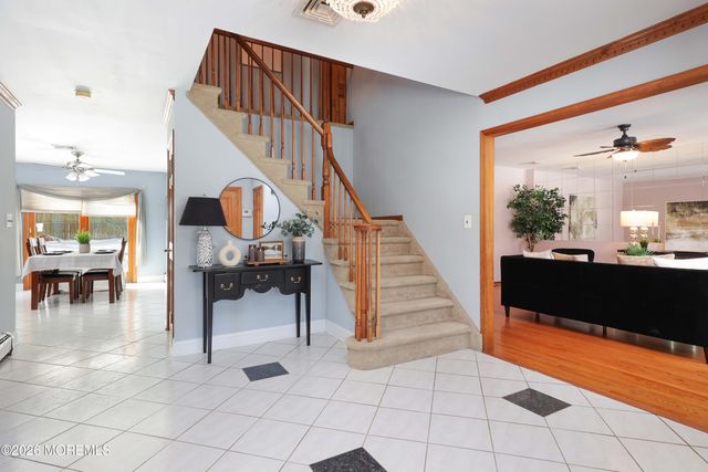 31 Verrazano Drive, Middletown, NJ 07748