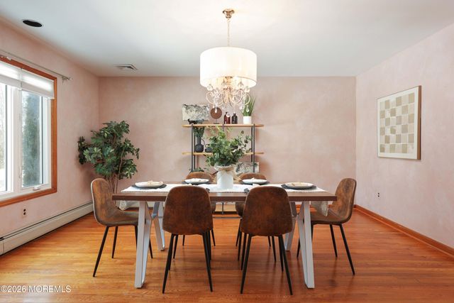 31 Verrazano Drive, Middletown, NJ 07748