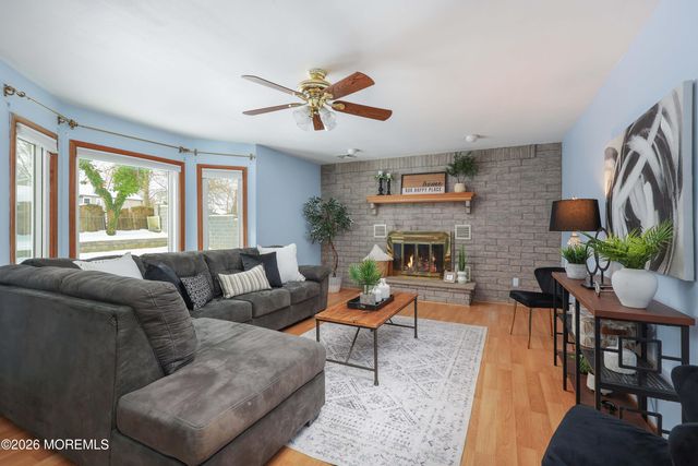 31 Verrazano Drive, Middletown, NJ 07748