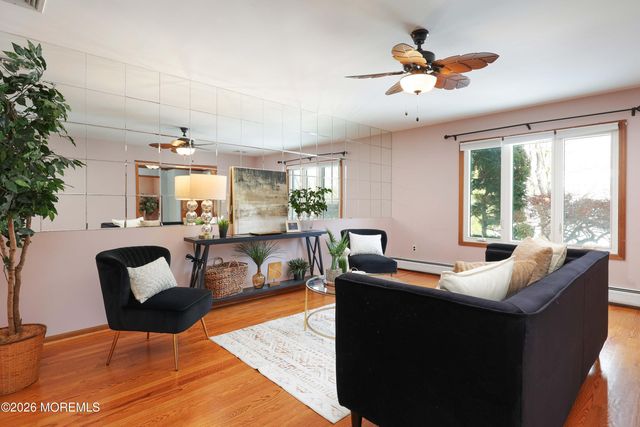 31 Verrazano Drive, Middletown, NJ 07748