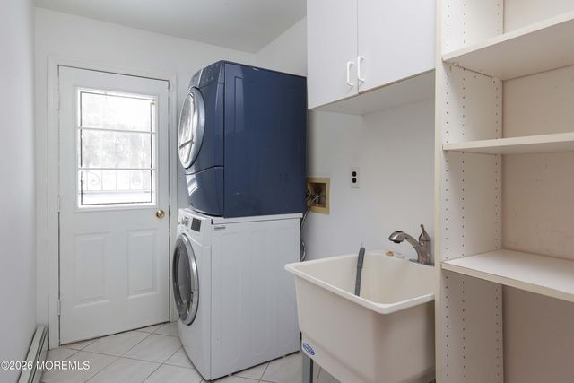 31 Verrazano Drive, Middletown, NJ 07748