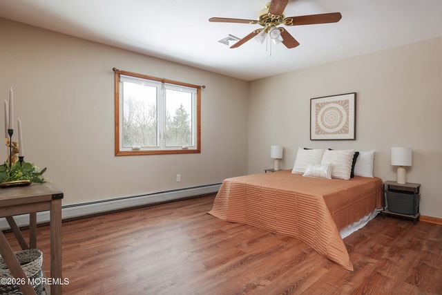 31 Verrazano Drive, Middletown, NJ 07748