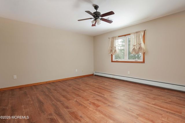 31 Verrazano Drive, Middletown, NJ 07748