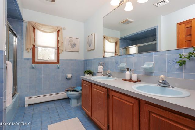 31 Verrazano Drive, Middletown, NJ 07748