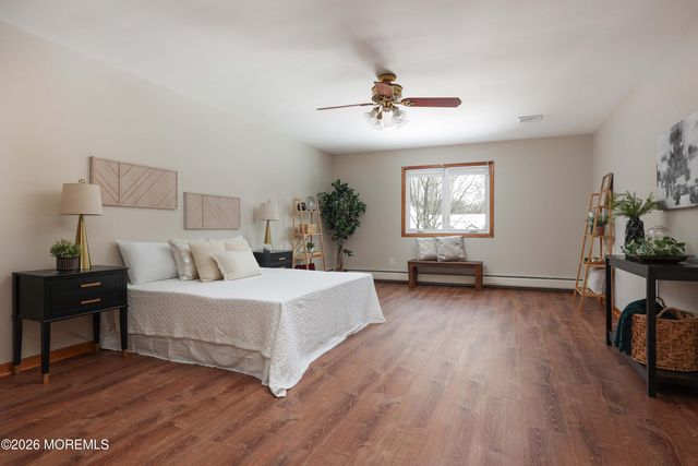 31 Verrazano Drive, Middletown, NJ 07748