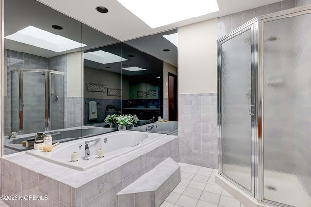 31 Verrazano Drive, Middletown, NJ 07748