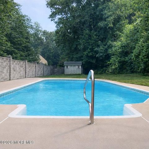 31 Verrazano Drive, Middletown, NJ 07748